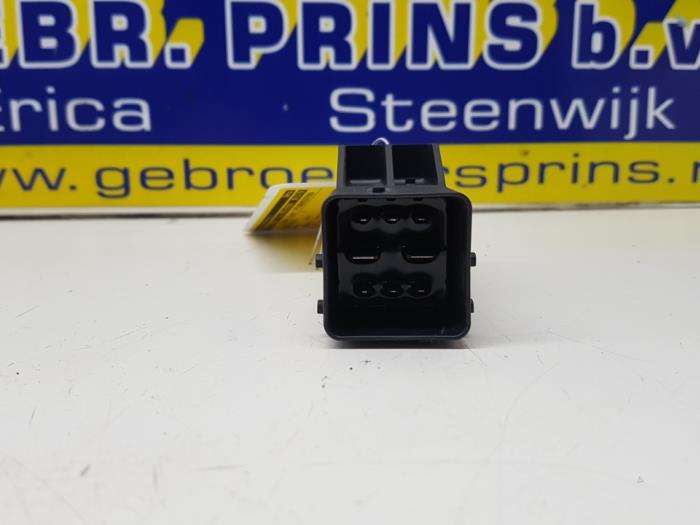 Glow plug relay Citroen C4 Grand Picasso 2.0 Blue HDI 150 9803299780