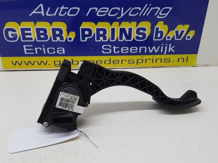 Accelerator pedal from a Citroën C4 Grand Picasso (3A) 2.0 Blue HDI 150 2016