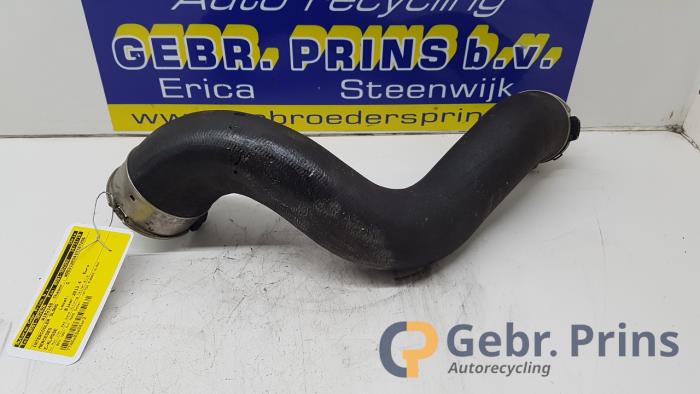 Gebrauchte Intercooler Schlauch Mercedes E (W212) E-200 2.0 Turbo 16V Preis € 20,00 Margenregelung angeboten von Autorec. Gebr. Prins b.v.