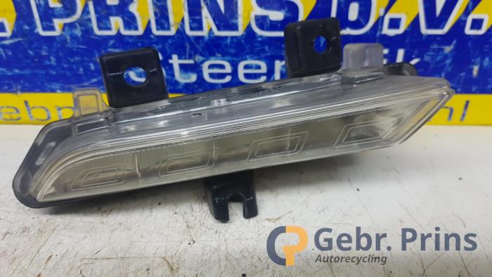 Używane Halogen lewy Renault Clio IV (5R) 0.9 Energy TCE 90 12V Cena € 25,00 Procedura marży oferowane przez Autorec. Gebr. Prins b.v.