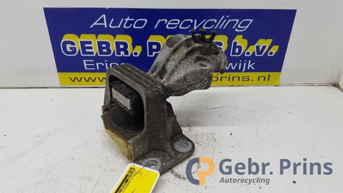 Used Engine mount Renault Megane III Coupe (DZ) 1.5 dCi 110 Price € 25,00 Margin scheme offered by Autorec. Gebr. Prins b.v.
