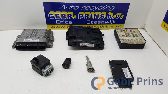 Used Ignition lock + computer Renault Megane III Coupe (DZ) 1.5 dCi 110 Price € 150,00 Margin scheme offered by Autorec. Gebr. Prins b.v.