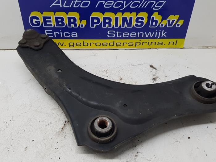 Front lower wishbone, left from a Renault Megane III Coupe (DZ) 1.5 dCi 110 2009