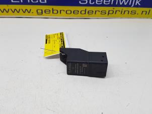 Used Glow plug relay Opel Crossland/Crossland X 1.5 CDTI 100 Price € 27,50 Margin scheme offered by Autorec. Gebr. Prins b.v.
