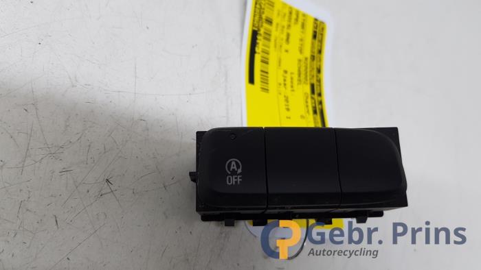 Używane Przelacznik Start/Stop Opel Crossland (X) 1.5 CDTI 100 Cena € 15,00 Procedura marży oferowane przez Autorec. Gebr. Prins b.v.