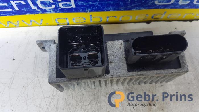 Glow plug relay Opel Vivaro 1.6 CDTi BiTurbo 125 Euro 6 271206395R