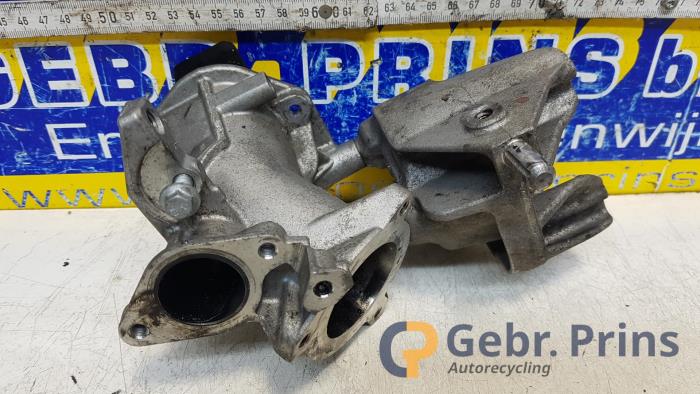 Gebrauchte AGR Rohr Opel Crossland (X) 1.5 CDTI 100 Preis € 50,00 Margenregelung angeboten von Autorec. Gebr. Prins b.v.