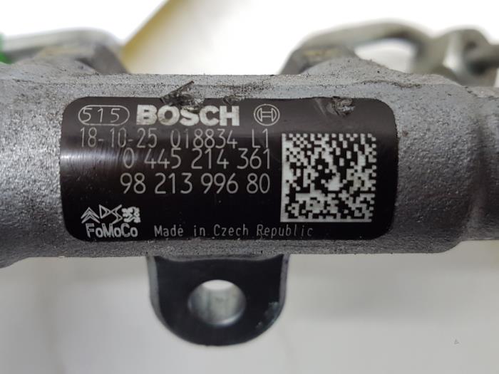 Fuel injector nozzle from a Opel Crossland/Crossland X 1.5 CDTI 100 2019