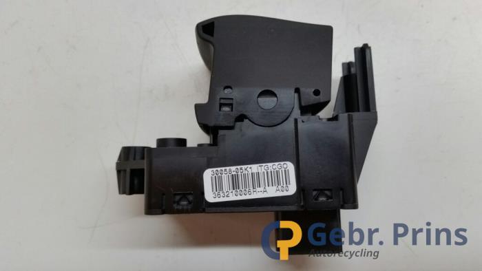 Gebrauchte Handbremse Schalter Renault Megane III Grandtour (KZ) 1.4 16V TCe 130 Preis € 15,00 Margenregelung angeboten von Autorec. Gebr. Prins b.v.