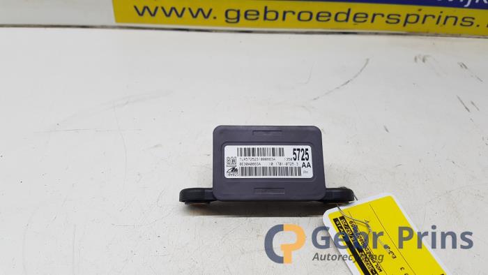 Begagnade Esp Duo-sensor Opel Astra Pris € 25,00 Marginaltabell erbjuds av Autorec. Gebr. Prins b.v.