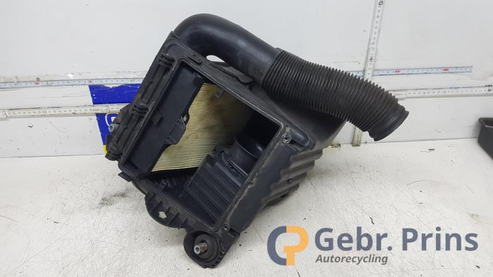 Gebrauchte Luftfiltergehäuse Mercedes B (W245) Preis € 20,00 Margenregelung angeboten von Autorec. Gebr. Prins b.v.