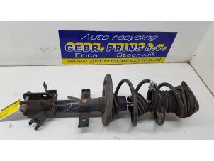 Used Front shock absorber rod, right Renault Clio IV Estate/Grandtour (7R) 1.5 Energy dCi 90 FAP Price € 40,00 Margin scheme offered by Autorec. Gebr. Prins b.v.