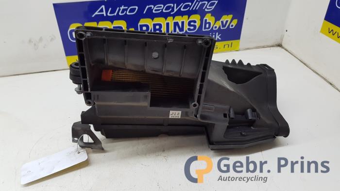 Gebrauchte Luftfiltergehäuse Mercedes C (W204) 1.6 C-180K 16V BlueEfficiency Preis € 40,00 Margenregelung angeboten von Autorec. Gebr. Prins b.v.