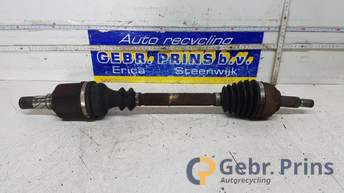 Gebrauchte Antriebswelle links vorne Renault Megane II Grandtour (KM) 1.9 dCi 120 Preis € 30,00 Margenregelung angeboten von Autorec. Gebr. Prins b.v.