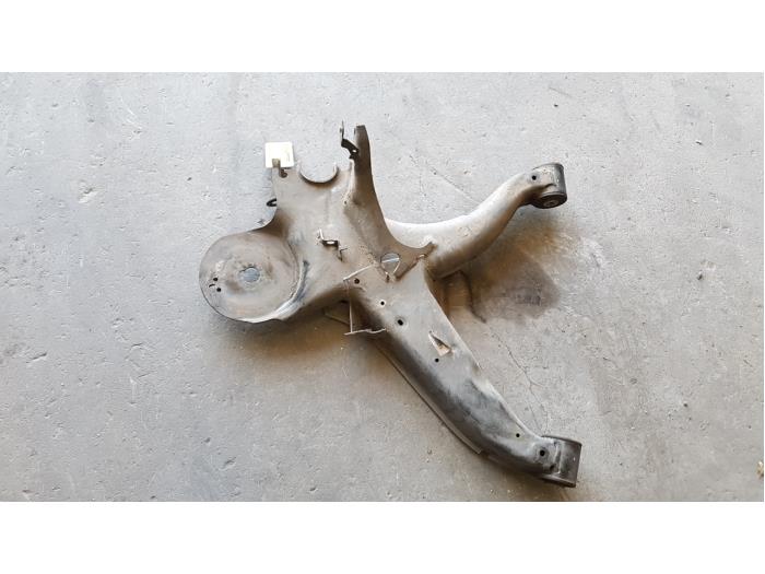Rear lower wishbone, left from a Mercedes-Benz Vito (447.6) 2.2 114 CDI 16V 2019