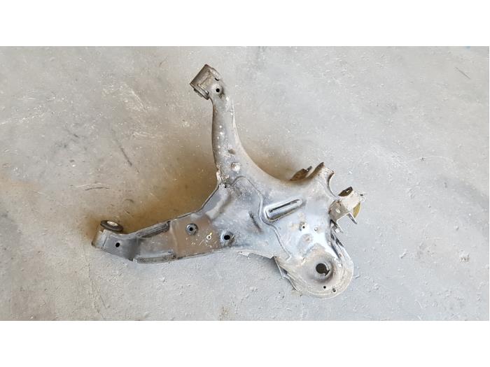 Rear lower wishbone, left from a Mercedes-Benz Vito (447.6) 2.2 114 CDI 16V 2019