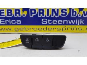 Gebrauchte Start/Stopp Schalter Opel Karl 1.0 12V Preis € 20,00 Margenregelung angeboten von Autorec. Gebr. Prins b.v.