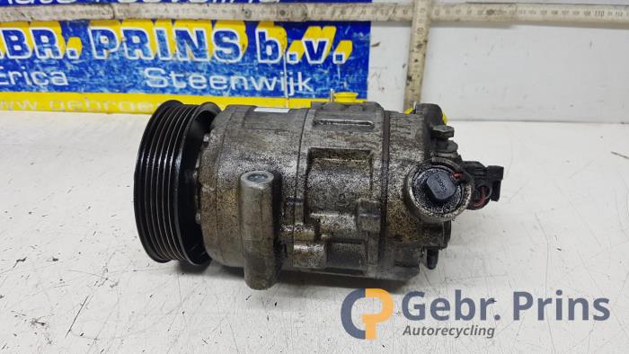 Usagé Pompe clim Volkswagen Bora (1J2) 1.6 FSI 16V Prix € 40,00 Règlement à la marge proposé par Autorec. Gebr. Prins b.v.