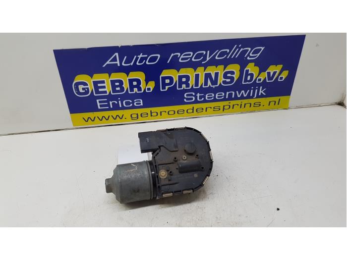 Front wiper motor from a Seat Altea (5P1) 1.6 2009
