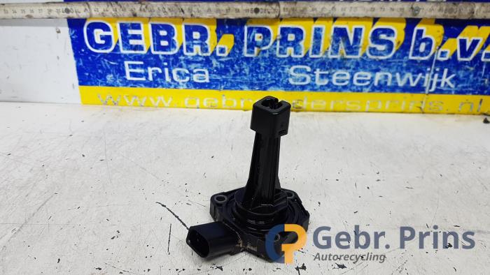 Ölstandsensor van een Volkswagen Polo V (6R) 1.4 TDI DPF BlueMotion technology 2014