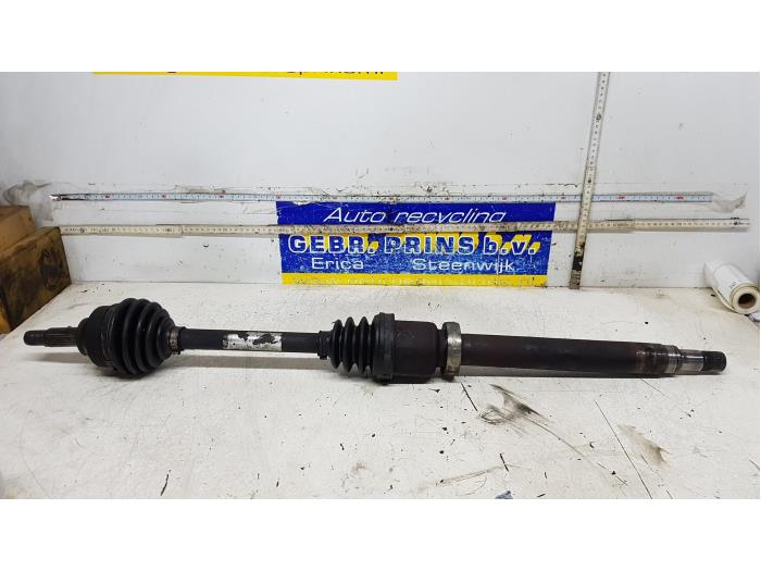 Front drive shaft, right from a Ford Focus 1 1.8 TDCi 115 2004