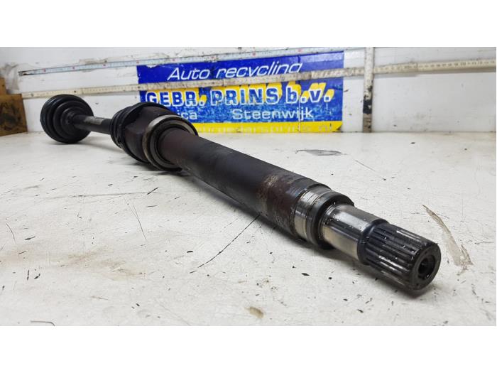 Front drive shaft, right from a Ford Focus 1 1.8 TDCi 115 2004