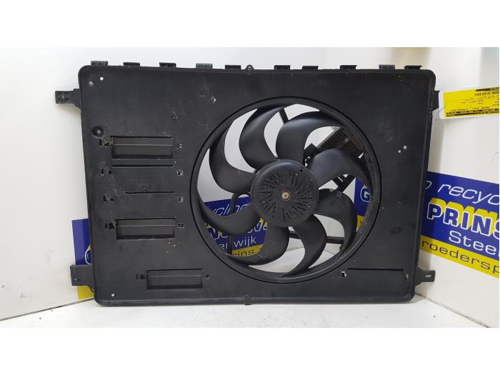 Cooling fans from a Volvo V60 I (FW/GW) 1.6 DRIVe 2015