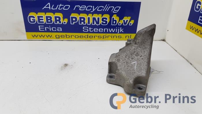 Gebrauchte Motorlager Volkswagen Passat 4Motion (3B3) 4.0 W8 Preis € 15,00 Margenregelung angeboten von Autorec. Gebr. Prins b.v.