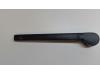 Rear wiper arm from a Volkswagen Polo V (6R) 1.4 TDI DPF BlueMotion technology 2014