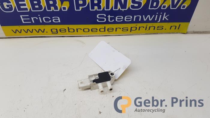 Begagnade Partikelfiltersensor Renault Megane III Grandtour (KZ) 1.5 dCi 110 Pris € 20,00 Marginaltabell erbjuds av Autorec. Gebr. Prins b.v.