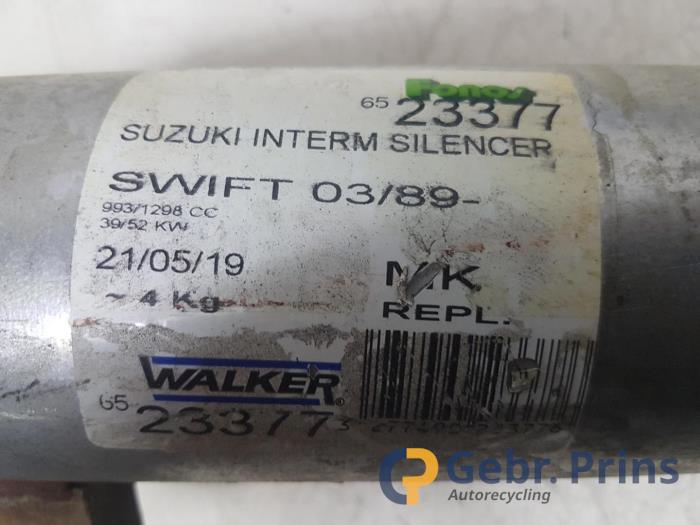 Gebrauchte Auspuff Mitteldämpfer Suzuki Swift (SF310/413) 1.0i Preis € 20,00 Margenregelung angeboten von Autorec. Gebr. Prins b.v.