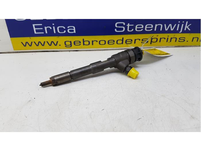 Injector (diesel) from a Renault Captur (2R) 1.5 Energy dCi 90 FAP 2014
