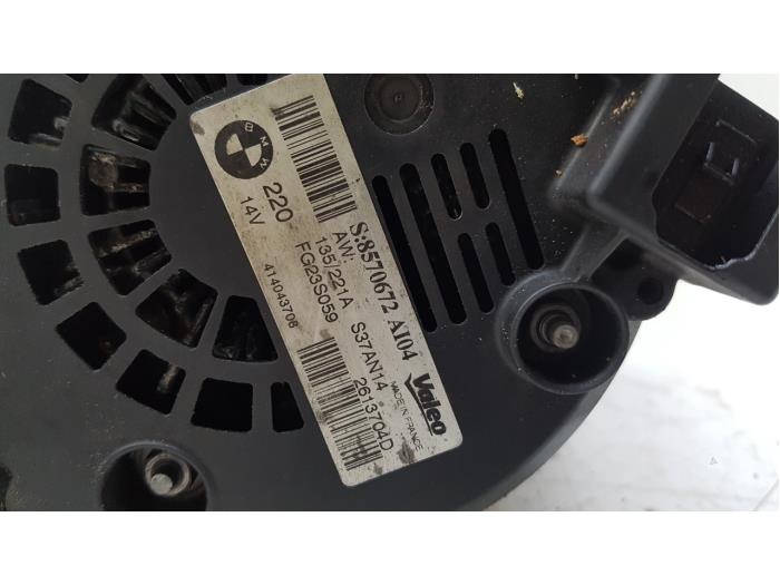 Dynamo from a BMW 6 serie Gran Coupe (F06) 640d xDrive 24V 2014