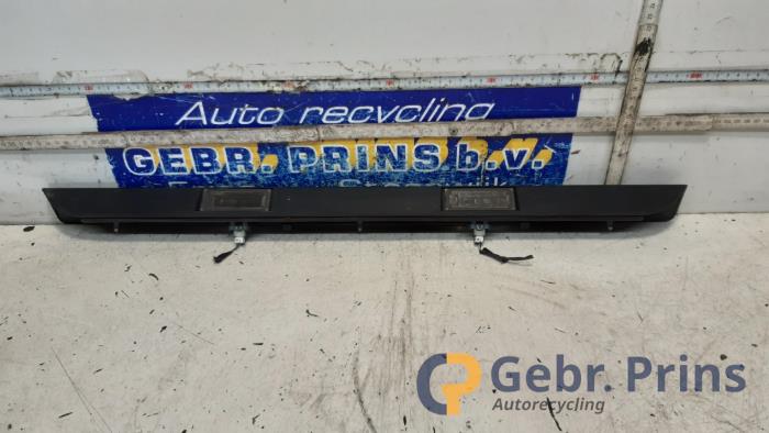 License plate light bar