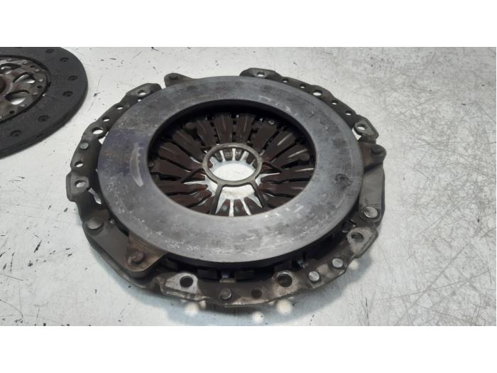 Clutch kit (complete) from a BMW 5 serie Touring (E61) 523i 24V 2006