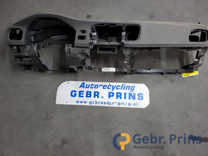 Używane Panel Volvo V60 I (FW/GW) 2.4 D5 20V AWD Twin Engine Plug-in Hybrid Cena € 300,00 Procedura marży oferowane przez Autorec. Gebr. Prins b.v.