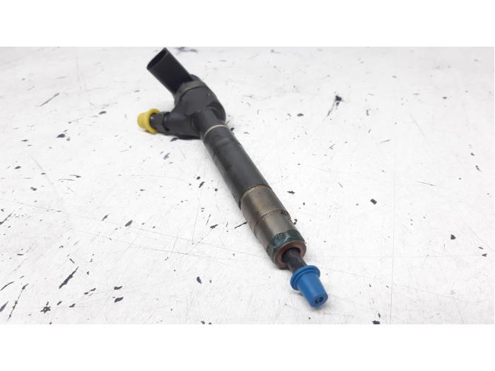Injector (diesel) from a Mercedes-Benz S (W220) 3.2 S-320 CDI 24V 2002