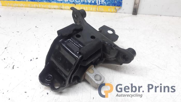 Used Engine mount Volkswagen Polo IV (9N1/2/3) 1.6 16V Price € 20,00 Margin scheme offered by Autorec. Gebr. Prins b.v.