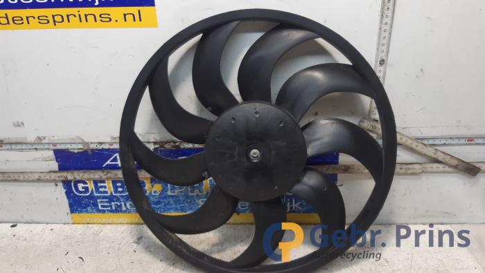Używane Wentylator Fiat Punto III (199) 0.9 TwinAir Turbo 100 Cena € 30,00 Procedura marży oferowane przez Autorec. Gebr. Prins b.v.