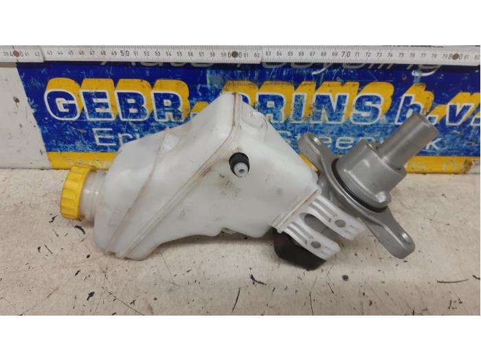Master cylinder from a Fiat Punto III (199) 0.9 TwinAir Turbo 100 2018