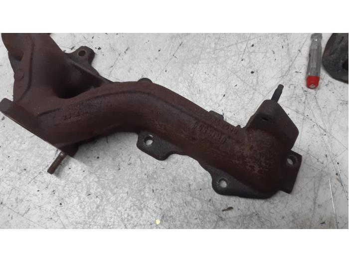 Exhaust manifold from a Volvo V50 (MW) 2.0 D 16V 2004