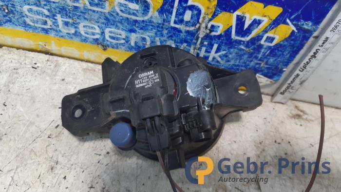 Używane Halogen lewy Renault Clio II (BB/CB) 1.2 16V Cena € 10,00 Procedura marży oferowane przez Autorec. Gebr. Prins b.v.