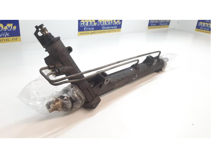 Power steering box from a BMW 1 serie (E87/87N) 118d 16V 2006