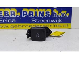 Used Parking brake switch Renault Grand Scénic III (JZ) 1.9 dCi Price € 20,00 Margin scheme offered by Autorec. Gebr. Prins b.v.