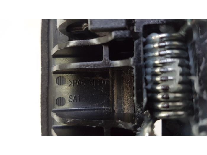 Uchwyt tylnej klapy z Suzuki Celerio (LF) 1.0 12V Dualjet 2015
