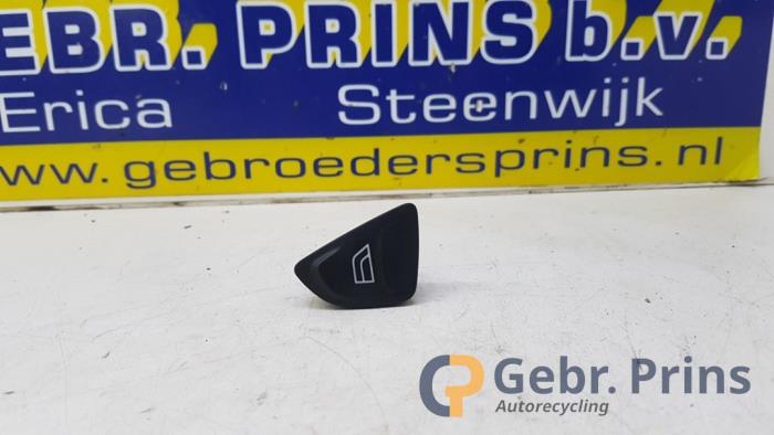 Usados Interruptor de ventanilla eléctrica Ford Ka II 1.2 Precio € 10,00 Norma de margen ofrecido por Autorec. Gebr. Prins b.v.