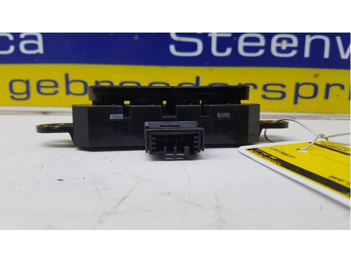 Electric seat switch from a Volvo XC90 II 2.0 T8 16V Twin Engine AWD 2015