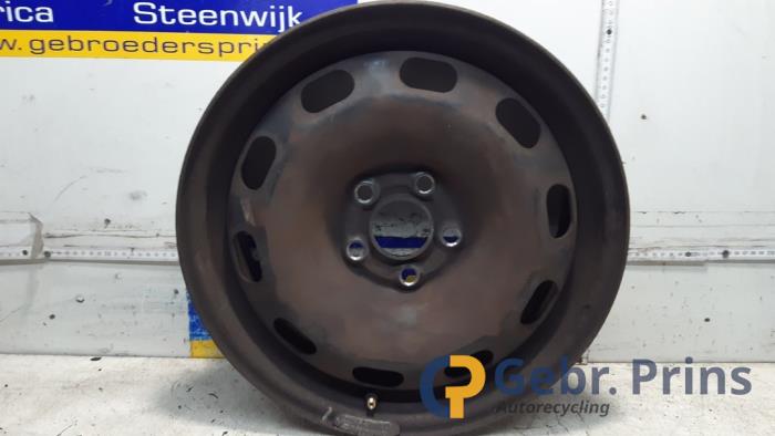 Używane Obrecz Volkswagen Bora (1J2) 1.6 16V Cena € 20,00 Procedura marży oferowane przez Autorec. Gebr. Prins b.v.