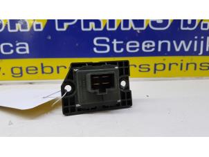 Used Heater resistor Kia Cee'd Sportswagon (JDC5) 1.6 CRDi 16V VGT Price € 15,00 Margin scheme offered by Autorec. Gebr. Prins b.v.