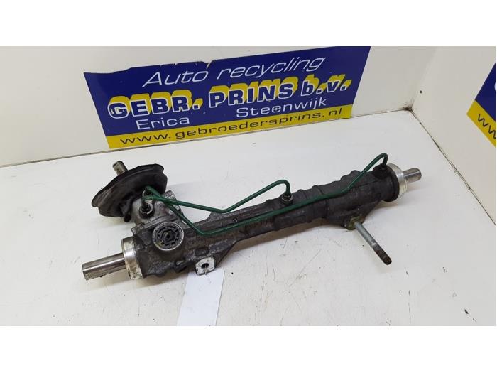 Power steering box from a Peugeot 5008 I (0A/0E) 1.6 HDiF 16V 2011